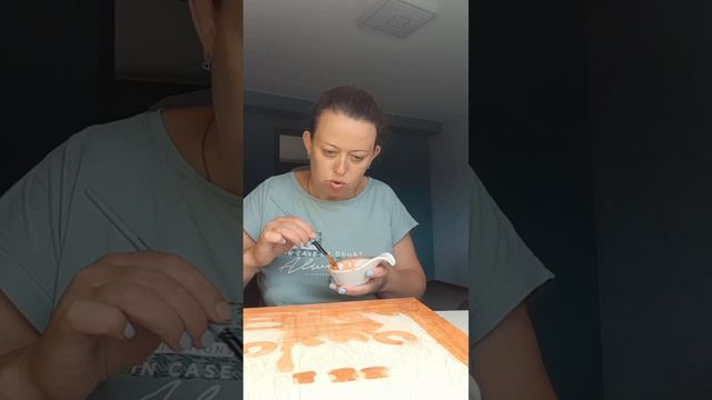 Глиняный день иконописца . Наношу полимент для золочения сусальным золотом .