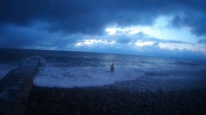 Купаемся в крещение в море. Волны стихли,  (19 января 2022)