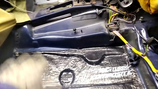 Новая виброизоляция пола автомобиля Peugeot 206 2.0 HDI