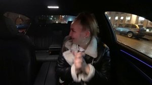 Пассажир ВИП такси ДОМОГАЕТСЯ до водителя | Лёля Такси