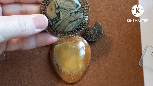 Один камень - два украшения. Сборка, вышивка. смотреть онлайн