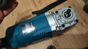 Быстрый обзор Шлифмашина угловая Makita GA9020SF