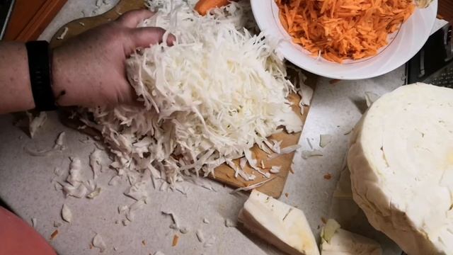 КВАСИМ КАПУСТУ! БЕЛОКОЧАННУЮ, СОЧНУЮ смотреть онлайн