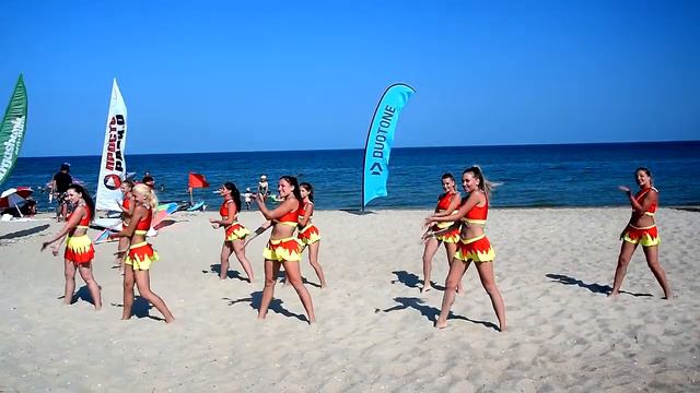 Extreme beach games смотреть онлайн