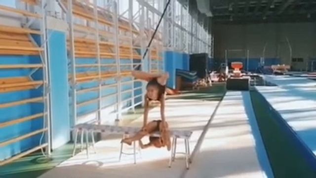 Школа Цирковой Акробатики Ирины Жердевой.Дуо "Funny Girls".Алиса Король ,Анна Меликян. смотреть онлайн