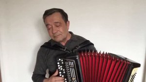 #Листья жёлтые над городом кружатся.#песня #