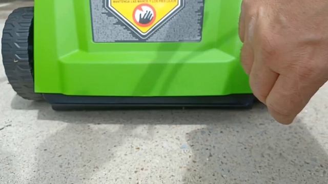 Greenworks 24V 13" Electric Lawn Mower Demonstration and REVIEW смотреть онлайн