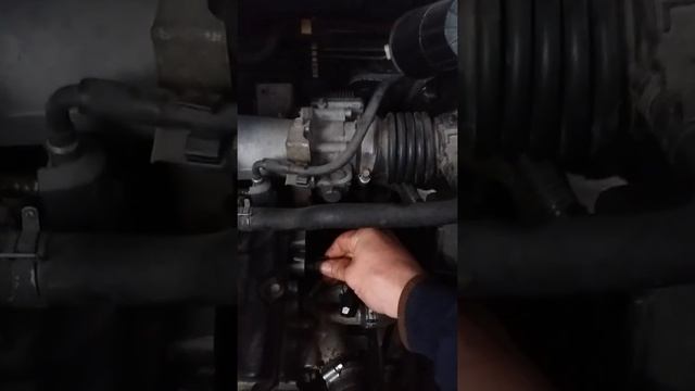 Nissan X-trail T-30, убираем течь из-под датчика распредвала