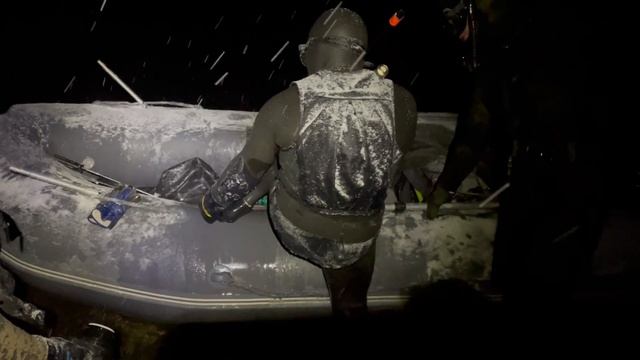 Как не ЗАМЕРЗНУТЬ Зимой на Подводной Охоте. Самый Простой и Лучший Способ. смотреть онлайн