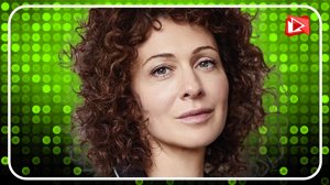 Ксения Раппопорт живет в Италии, но продолжает зарабатывать деньги в России