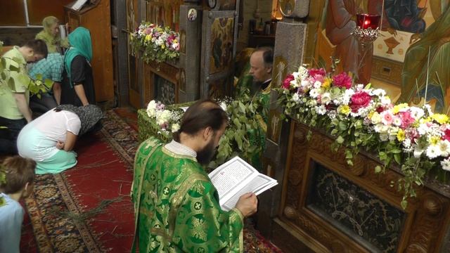 Трноица вечерня с коленопреклоненными молитвами смотреть онлайн