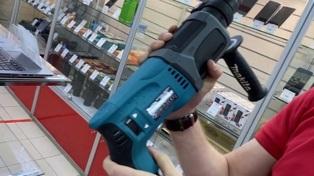 Перфоратор Makita hr2470