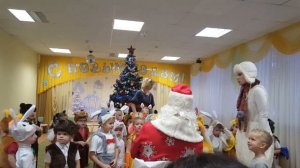 Новогодний утренник в детском саду. Дед мороз. Игры с детьми. New Year party in the kids club
