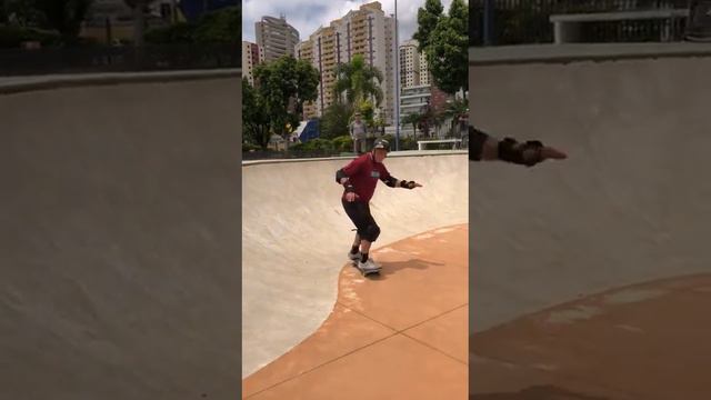 Giba da Narina, começando a andar de skate aos 65 anos! - Nunca é tarde! Skate das Antigas