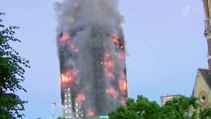 В Лондоне уже несколько часов не могут потушить сильнейший пожар в жилом высотном доме