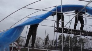 Виноград в теплице. Как легко натянуть пленку на теплицу.