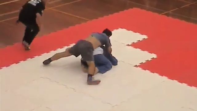 Enemy on the Floor - 70-80 kg Division - George Jukes Competing Dec 2007 смотреть онлайн