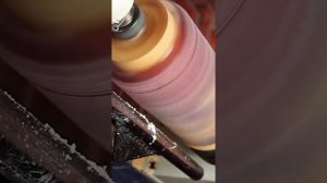 Красивая ваза из дерева и эпоксидной смолы.
