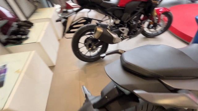 2024 Honda CB 300F VS Honda CB 300R Most Detailed Comparison ? | Chassis Number 9 смотреть онлайн