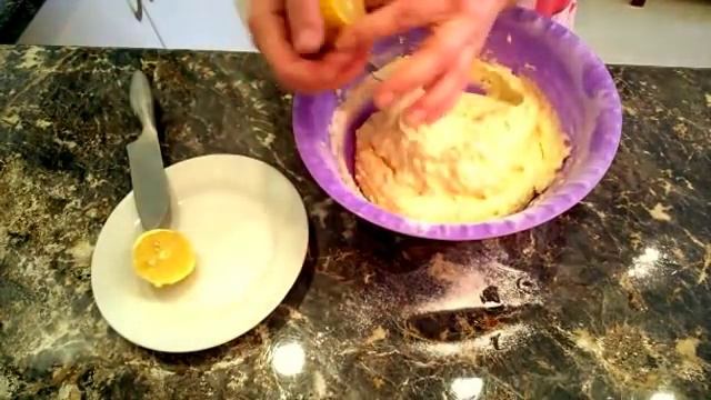 Лимонные кексы. Кексы с лимоном на сметане. Вкусная нежная выпечка к чаю. смотреть онлайн