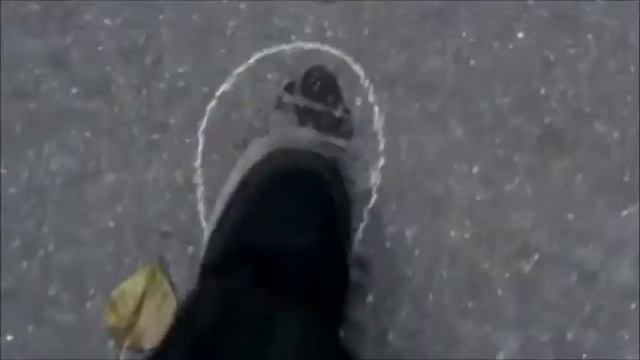 Е Осин   Плачет девочка в автомате