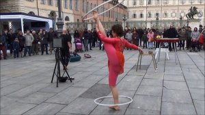 Amazing Gymnast Contortionist Street Performer. Seen in Turin, Italy