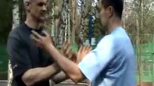 7. Удары руками и ногами в винчун.