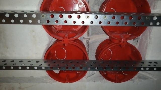 как можно ровно установить подрозетники если нет опыта.