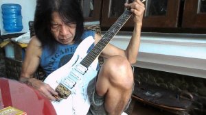 IAN ANTONO (GOD BLESS ) DAN GITAR IBANEZ JEM 777 MILIK TEGUH JUSUF MADJAN (THE GOOD FELLAS BAND)