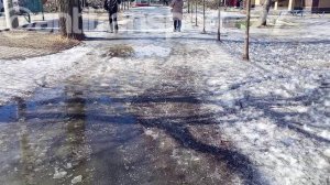 Грязе-водяной тротуар в Хабаровске