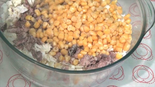 Салат из Пекинской капусты с рыбными консервами и соусом Тар-тар - готовим за считанные минуты
