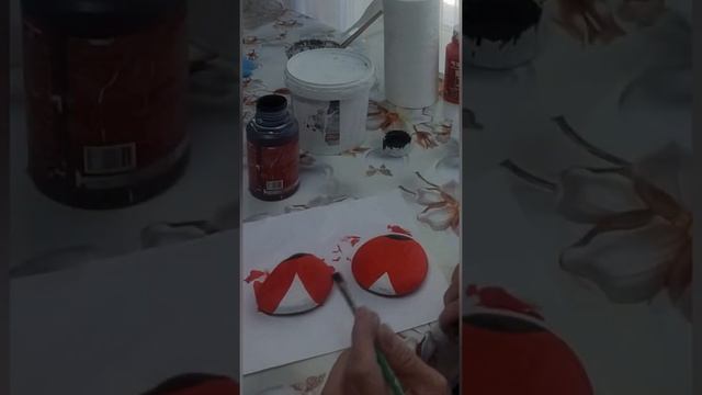 Рисуем на камнях: Божья коровка смотреть онлайн