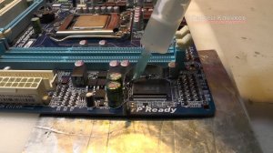 Материнская плата не подает признаков жизни