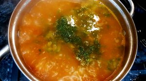Суп с фасолью и копченой курицей