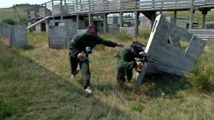 Прямое попадание! Новотроицкие металлурги провели второй турнир по пейнтболу.