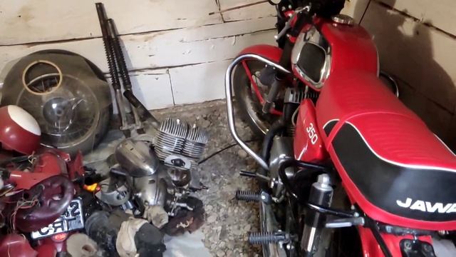 Смивка краски?Чи є в ній сенс? Грунтовка і покраска мотоцикла JAWA смотреть онлайн