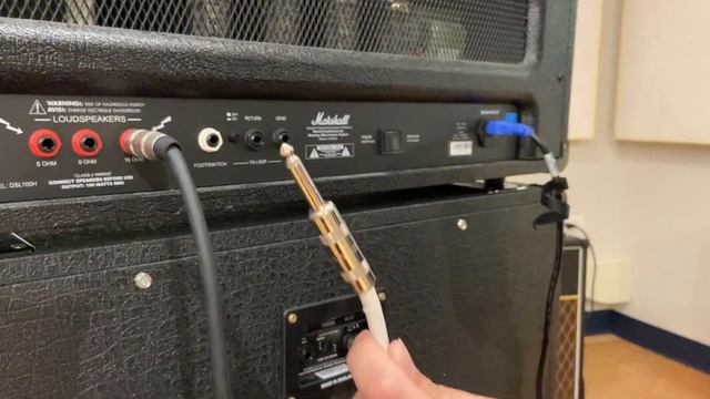 Connecting a Guitar Amp to A 4x12 Cabinet смотреть онлайн