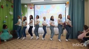 Выступление родителей на выпускном в детском саду!! Мамы танцуют и поют.2022