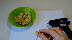 КАК СДЕЛАТЬ КОЛОСОК ИЗ ФИСТАШЕК