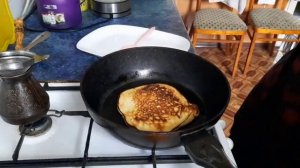 Оладки для любимой внучки!Оладьи на кислом молоке!Получатся сладкие и нежные!