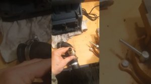 Установка датчика температуры охлаждающей жидкости и давления масла для двиг-ля Кубота В6000, ZL600