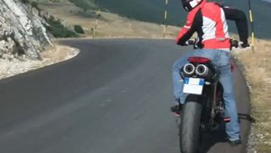 DUCATI HYPERMOTARD 796.wmv