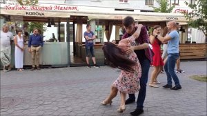 Начинаем танцы на улице!