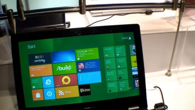 Lenovo Yoga amazing Convertible Ultrabook at CES 2012 смотреть онлайн