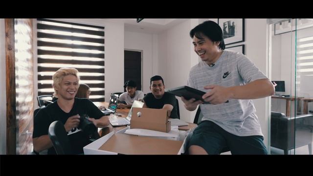 ICP on Set Episode 29: MSI Modern 14 Unboxing смотреть онлайн