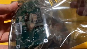 Распаковка платы управления 8738104720 котла Bosch Tronic Heat, часть 2