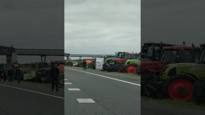 Немецкие фермеры тоже присоединились к протестам против неуклонно растущих цен на топливо