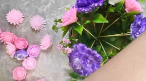Собираем букет из мыльных цветов.