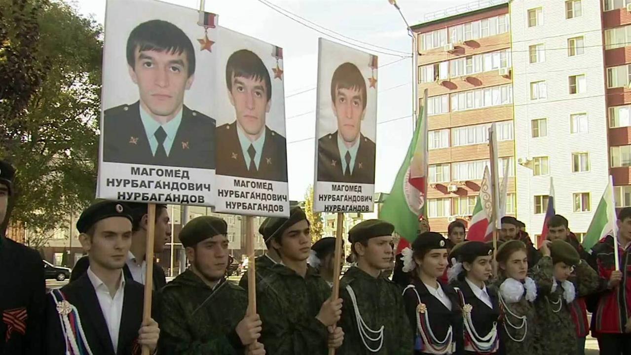 Ул братьев нурбагандовых. Улица Магомеда Нурбагандова. Герои Чечни. Улица Нурбагандова в Грозном.