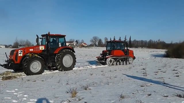 Гусеничный трактор vs колёсного трактора! смотреть онлайн